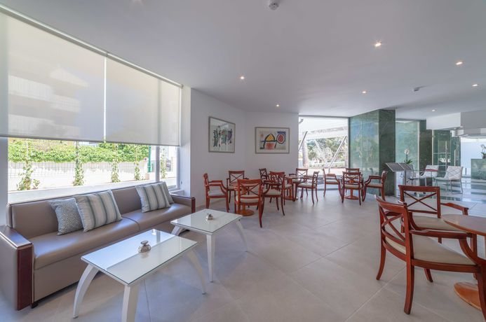 Imagen de los interiores del Hotel Sky Senses. Foto 11