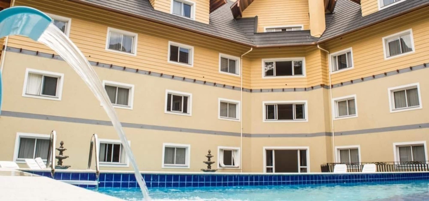 Imagen de la piscina del Hotel Sky Serra. Foto 19