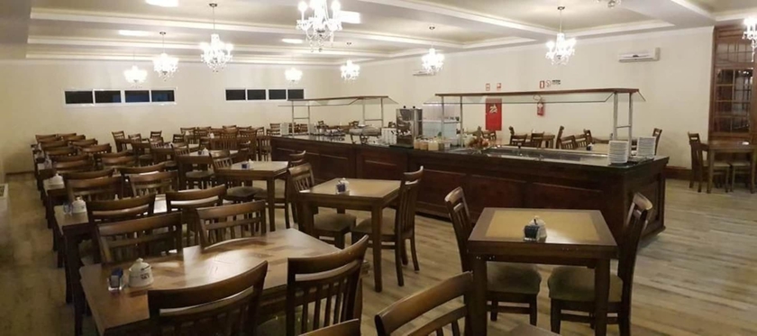 Imagen del bar/restaurante del Hotel Sky Serra. Foto 9