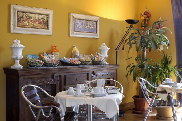 Imagen del bar/restaurante del Hotel Sky Sleeping. Foto 4