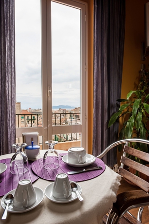 Imagen del bar/restaurante del Hotel Sky Sleeping. Foto 5