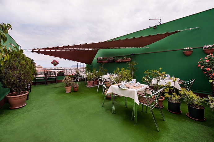 Imagen del bar/restaurante del Hotel Sky Sleeping. Foto 7