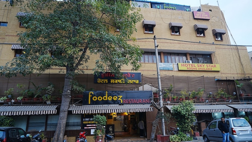 Imagen general del Hotel Sky Star, Amritsar. Foto 1