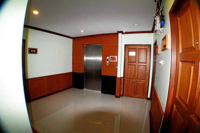 Imagen de los interiores del Hotel Sky Suites, Bangkok. Foto 11