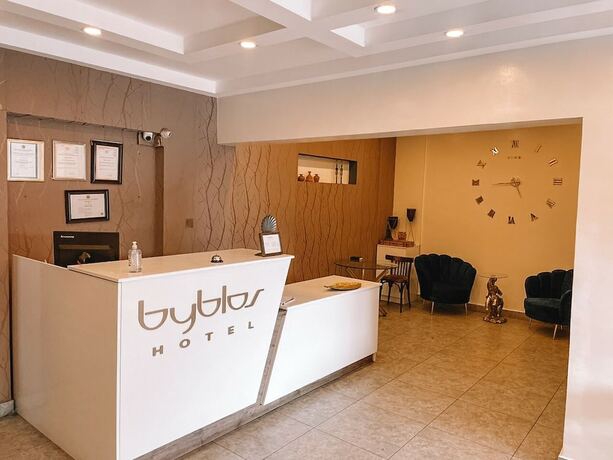 Imagen general del Hotel Sky Suites Osu. Foto 7
