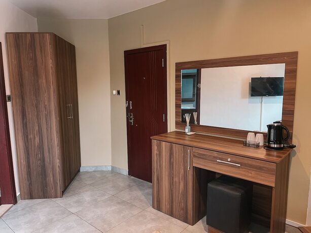 Imagen general del Hotel Sky Suites Osu. Foto 9