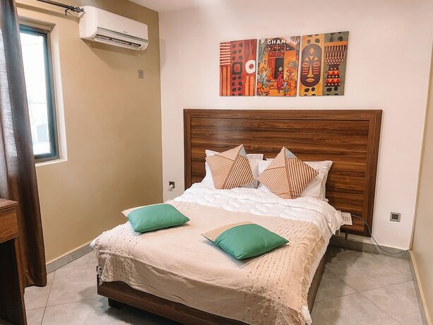 Imagen de la habitación del Hotel Sky Suites Osu. Foto 18