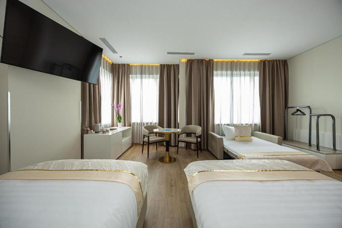 Imagen de la habitación del Hotel Sky, Tirana. Foto 10