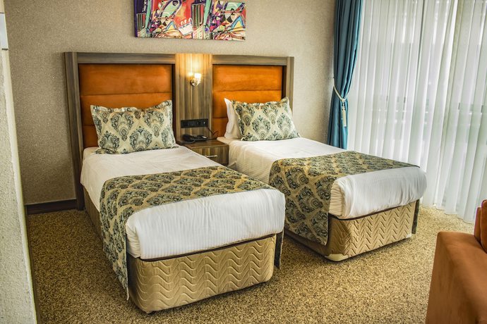 Imagen de la habitación del Hotel Sky Tower. Foto 9