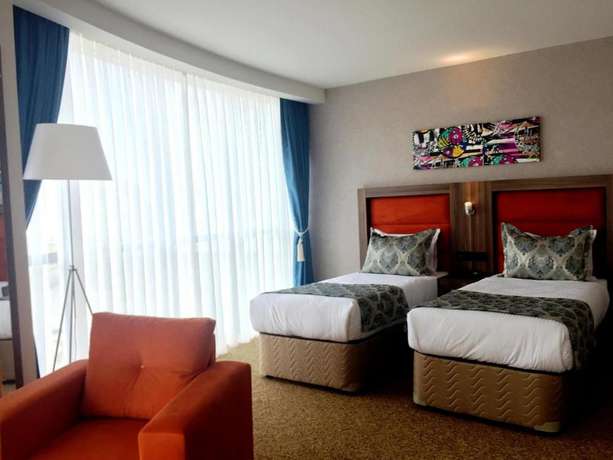 Imagen de la habitación del Hotel Sky Tower. Foto 10