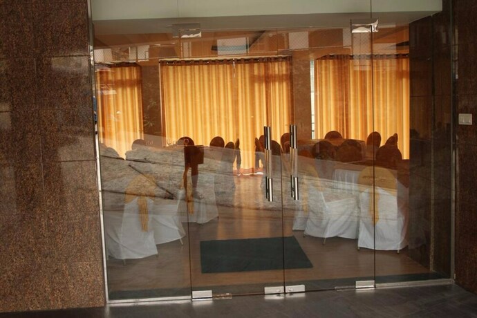 Imagen de los interiores del Hotel Sky View Grand. Foto 18