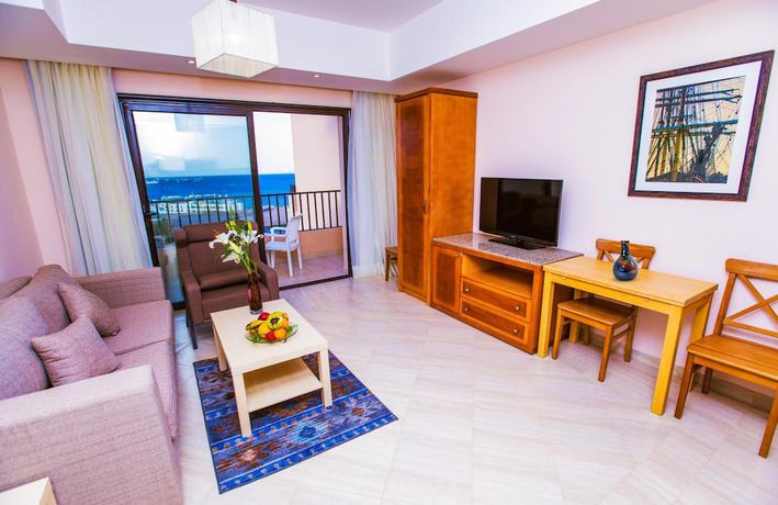 Imagen de la habitación del Hotel Sky View Suites. Foto 10
