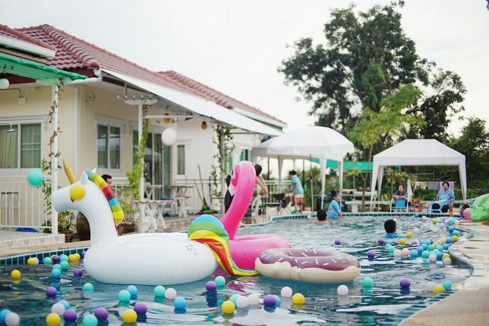 Imagen de la piscina del Hotel Sky and Water Resort. Foto 30