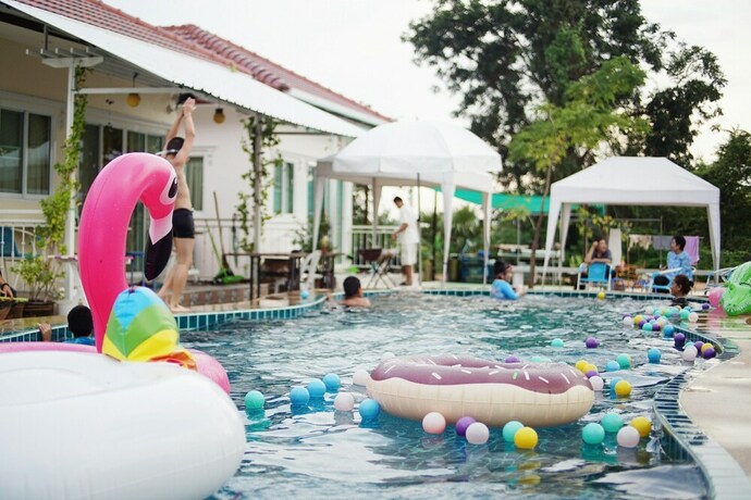 Imagen de la piscina del Hotel Sky and Water Resort. Foto 32