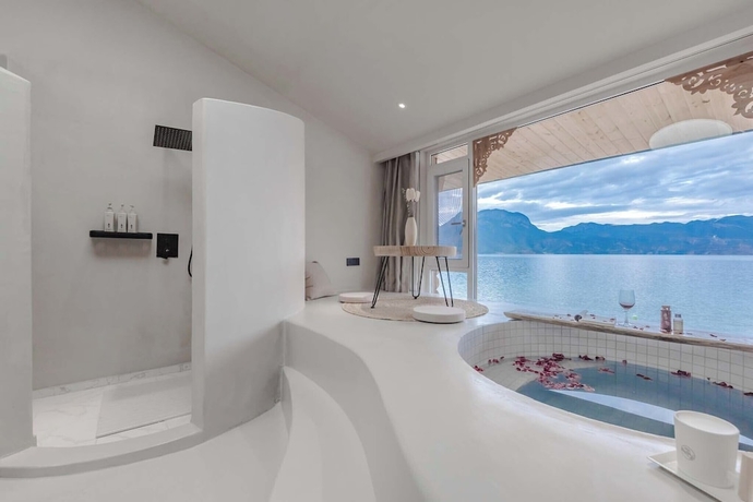 Imagen de la habitación del Hotel Sky of September Lugu Lake. Foto 12