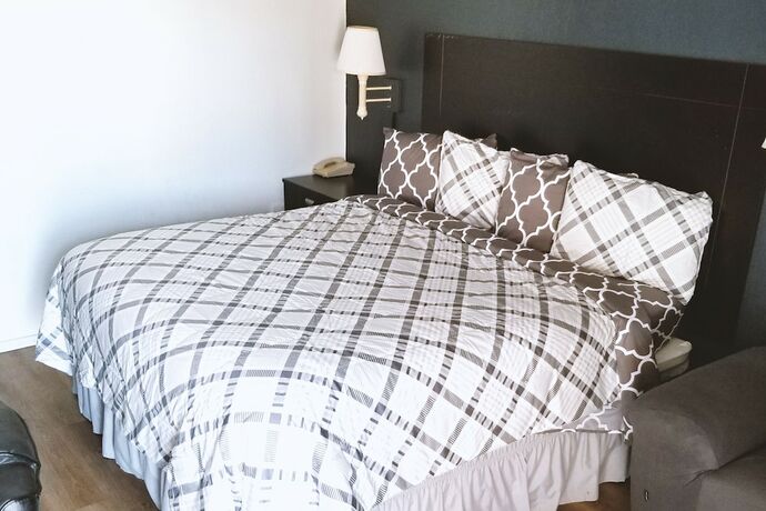 Imagen de la habitación del Hotel Sky-Palace Inn and Suites Hutchinson. Foto 14