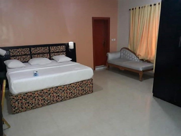 Imagen de la habitación del Hotel SkyRose. Foto 8