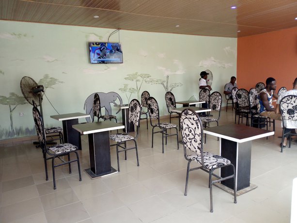 Imagen del bar/restaurante del Hotel SkyRose. Foto 4