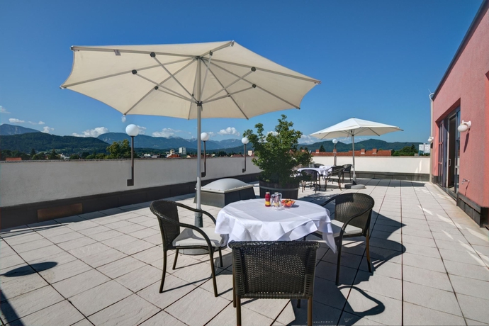 Imagen de los exteriores del Hotel Skycity Atrigon. Foto 10