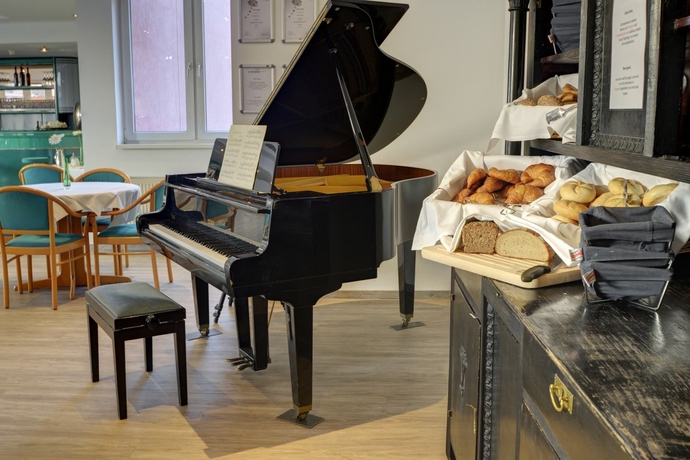 Imagen del bar/restaurante del Hotel Skycity Atrigon. Foto 3