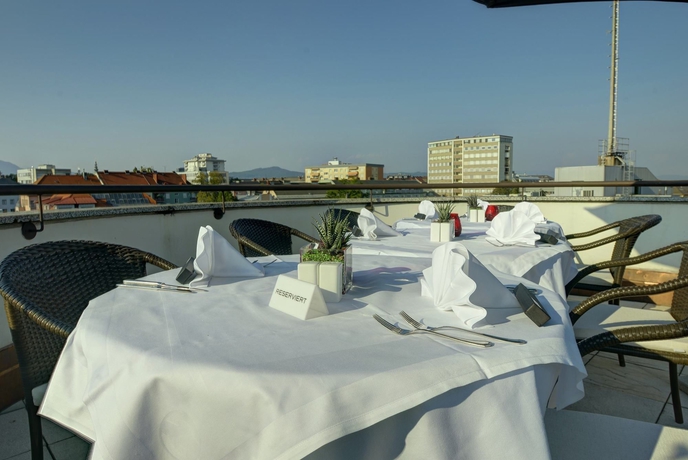 Imagen de los exteriores del Hotel Skycity Atrigon. Foto 15