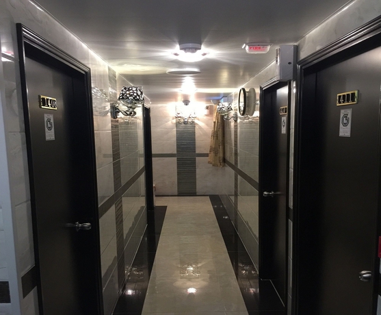 Imagen de los interiores del Hotel Skycity Hostel. Foto 13