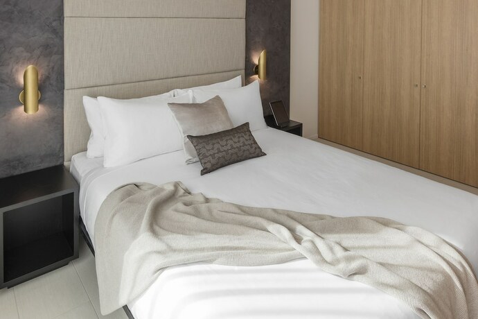 Imagen de la habitación del Hotel Skye Suites Sydney. Foto 18