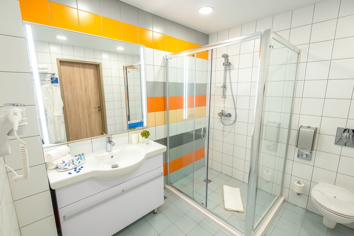 Imagen de la habitación del Hotel Skyexpo. Foto 14