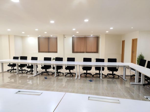 Imagen de los interiores del Hotel Skyking. Foto 15