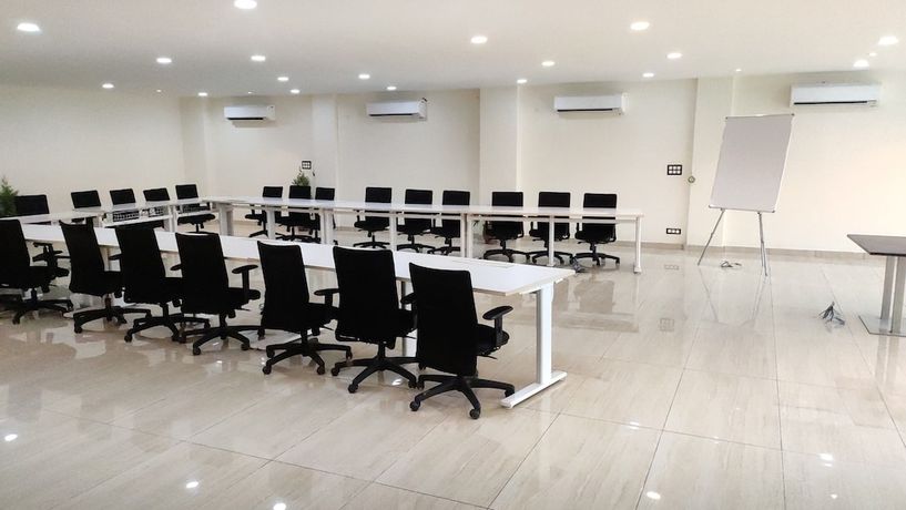Imagen de los interiores del Hotel Skyking. Foto 18