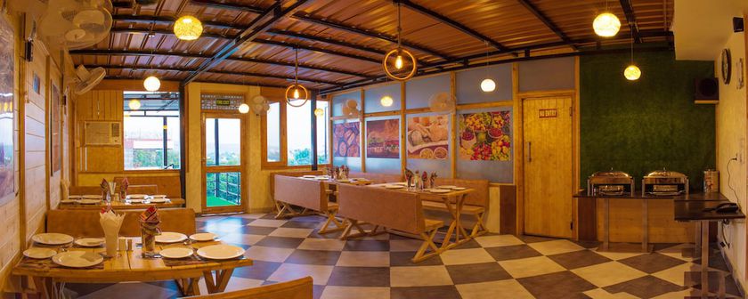 Imagen del bar/restaurante del Hotel Skyking. Foto 8