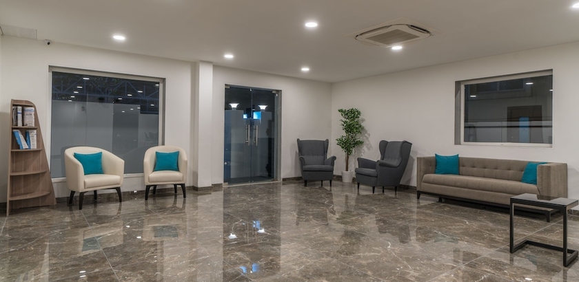Imagen de los interiores del Hotel Skyla Serviced Suites. Foto 14