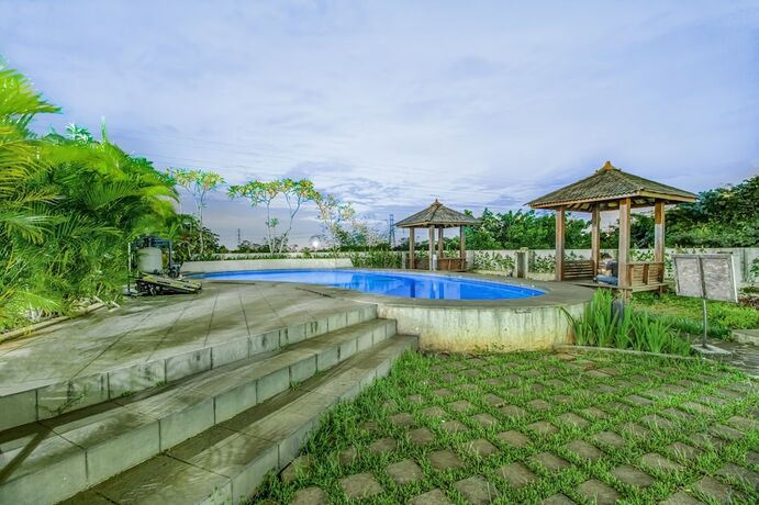 Imagen de la piscina del Hotel Skyland Bogor Valley Apartments. Foto 13
