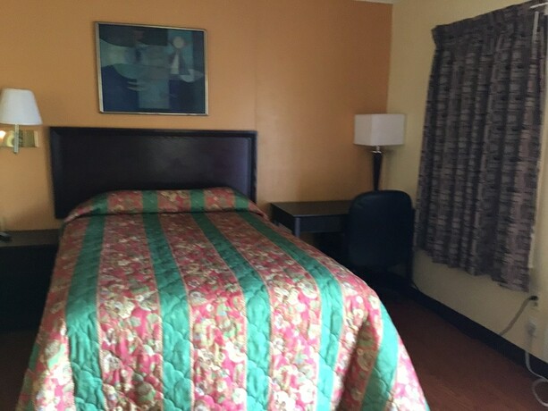 Imagen de la habitación del Hotel Skyland Inn. Foto 11