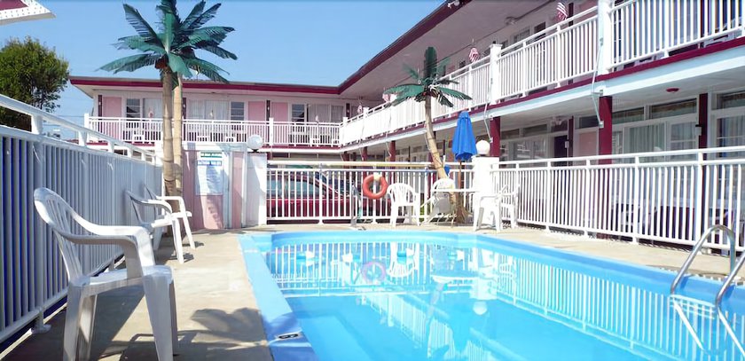Imagen de la piscina del Hotel Skylark Resort Motel. Foto 15