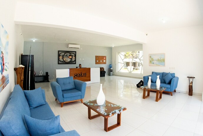 Imagen general del Hotel Skylight Suites Restaurant Bar. Foto 9