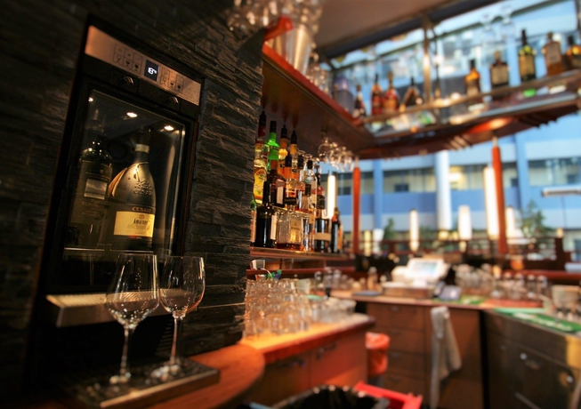 Imagen del bar/restaurante del Hotel Skyline Airport. Foto 3