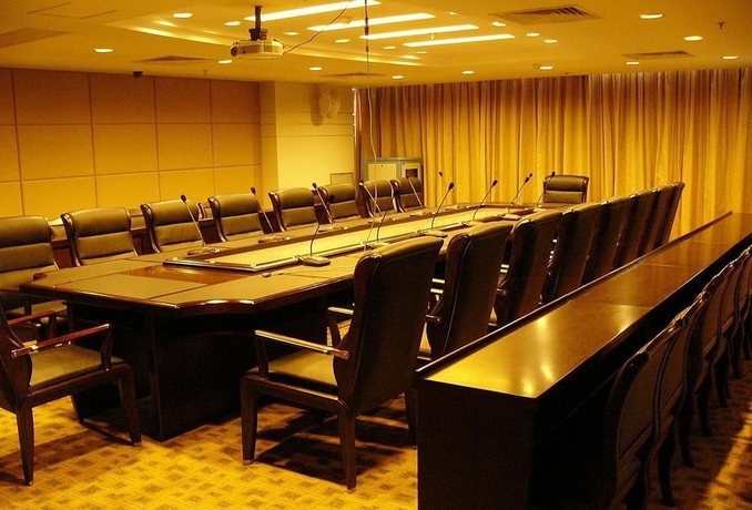 Imagen de los interiores del Hotel Skyline Plaza. Foto 2