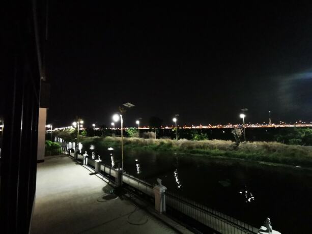 Imagen general del Hotel Skyline Resort, Racha Thewa. Foto 15