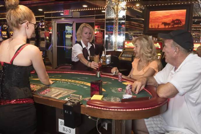 Imagen de los interiores del Hotel Skyline and Casino. Foto 16