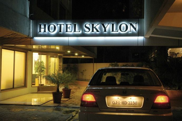 Imagen de los interiores del Hotel Skylon. Foto 6