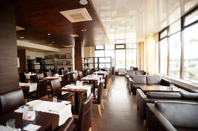 Imagen general del Hotel Skyport Hotel. Foto 10