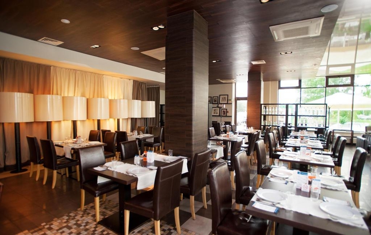 Imagen general del Hotel Skyport Hotel. Foto 13