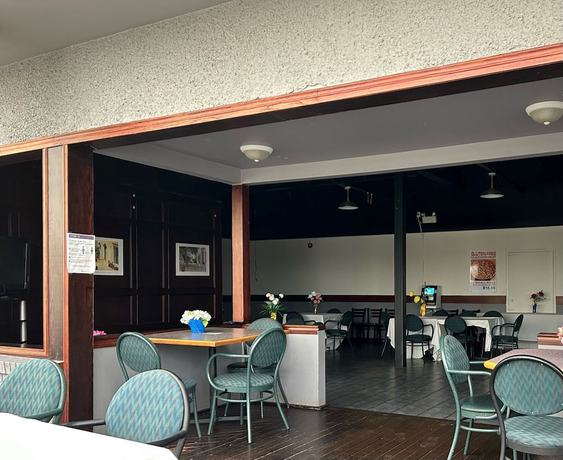 Imagen del bar/restaurante del Hotel Skyvista Motel Inn. Foto 2