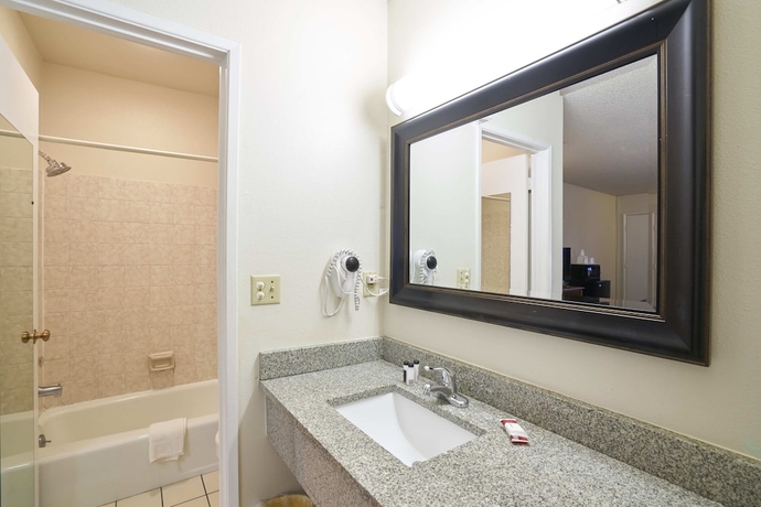 Imagen de la habitación del Hotel Skyway Inn SeaTac. Foto 17