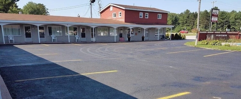 Imagen general del Hotel Skyways Motel Muskoka Gravenhurst ON 11. Foto 1