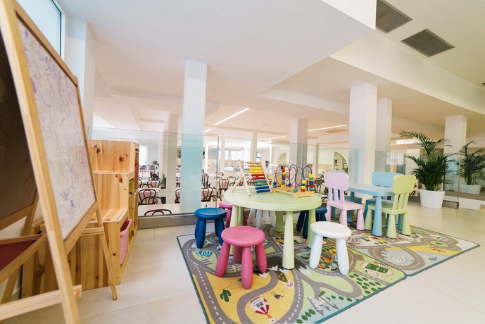 Imagen de los interiores del Hotel Slaven. Foto 9