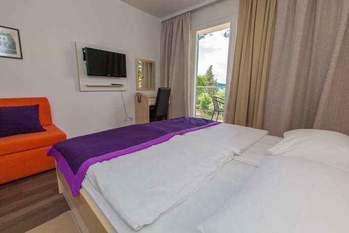 Imagen de la habitación del Hotel Slaven. Foto 7