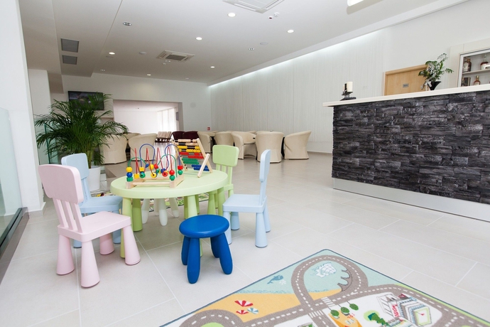 Imagen de los interiores del Hotel Slaven. Foto 15