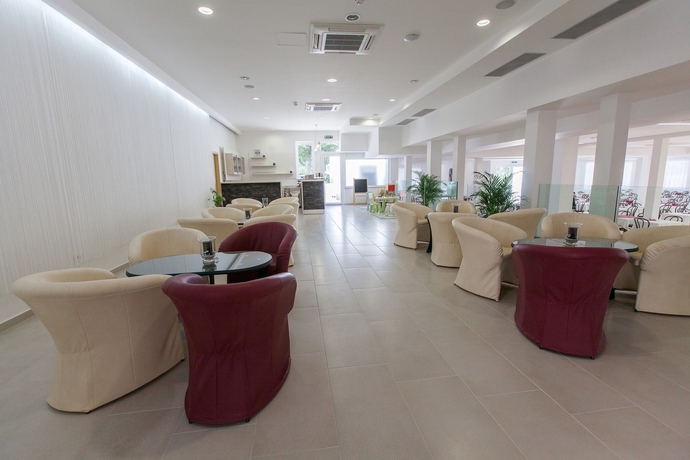 Imagen del bar/restaurante del Hotel Slaven. Foto 6